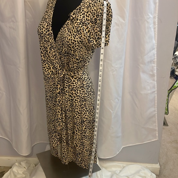 BCBG leopard wrap dress size small - Picture 10 of 13